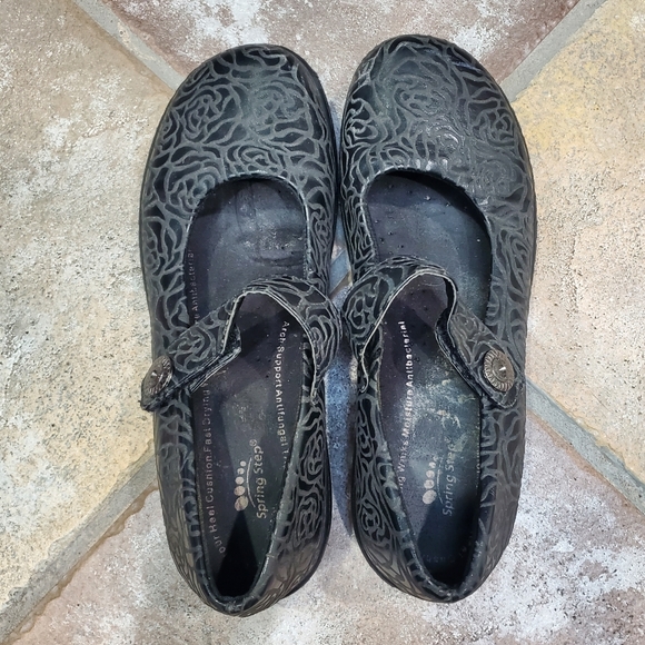 Spring Step Mary Janes - Picture 6 of 8